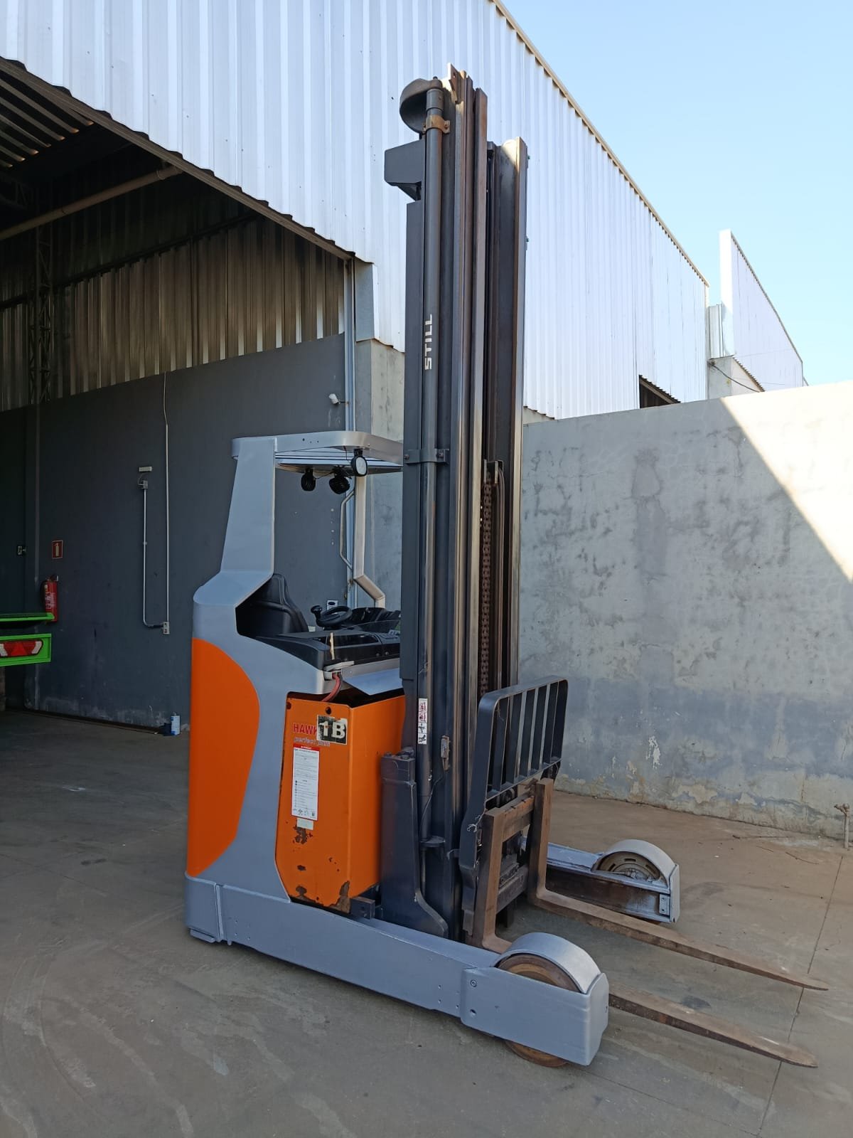 Empilhadeira Retrátil - Still - FMX17NG