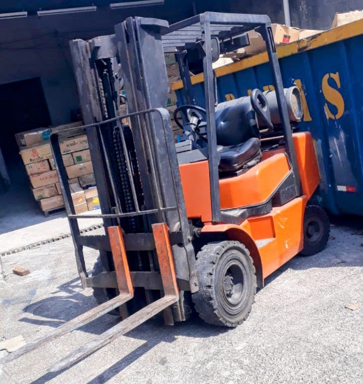 Empilhadeira Combustão - Clark - CGP25