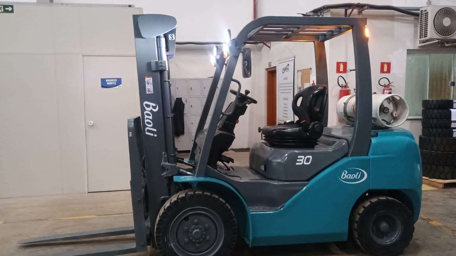 Empilhadeira Combustão - Baoli - FG30