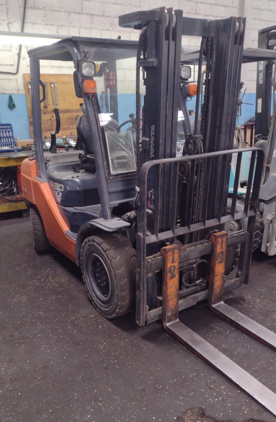 Empilhadeira Combustão - Toyota - 8FG30