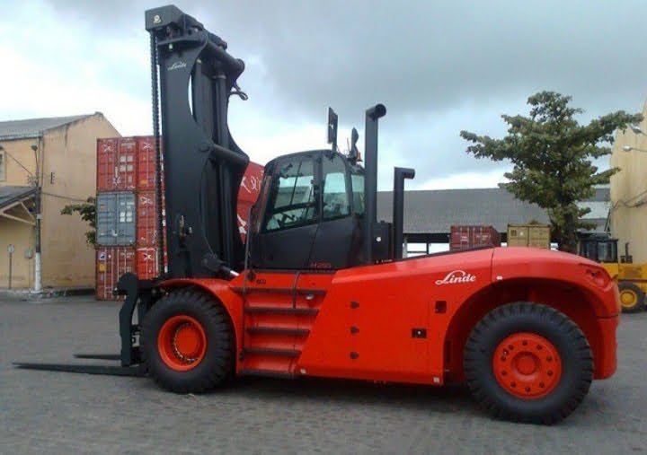 Empilhadeira Combustão - Linde - H250