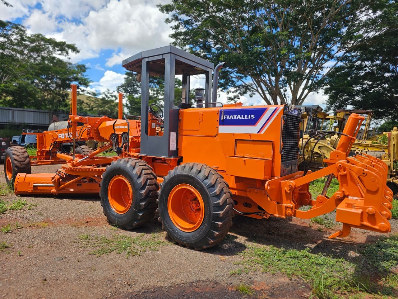 Motoniveladora - Fiatallis - FG105B Patrol