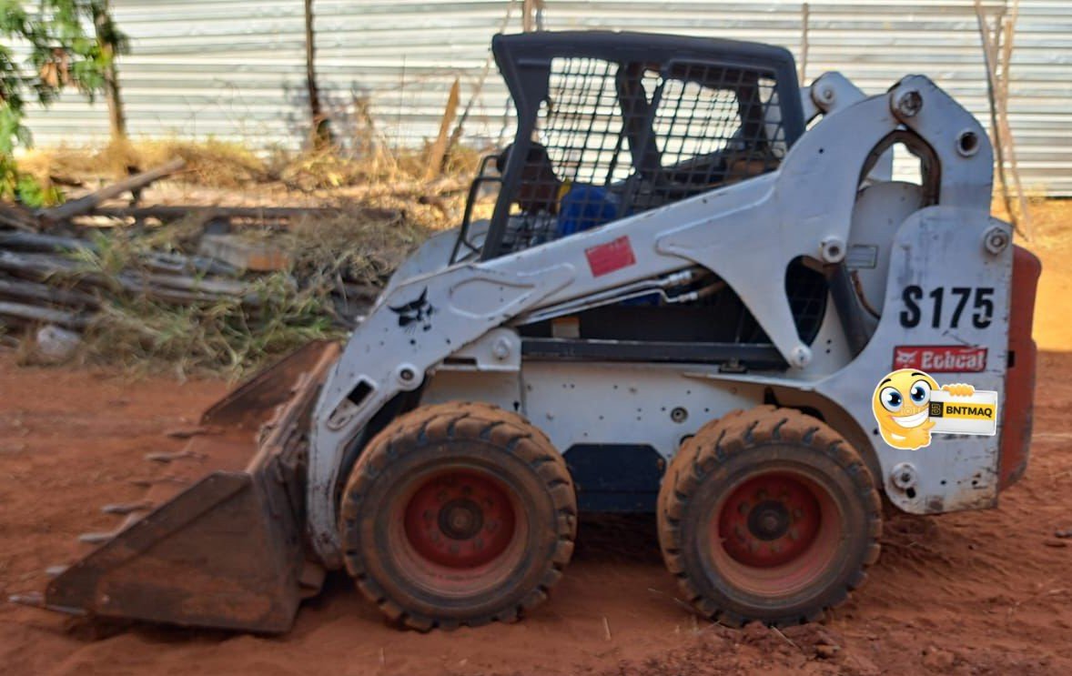 Mini Carregadeira - BobCat - S175