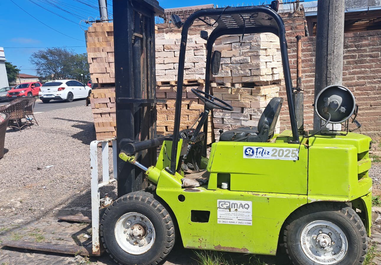 Empilhadeira Combustão - Clark - CFY50