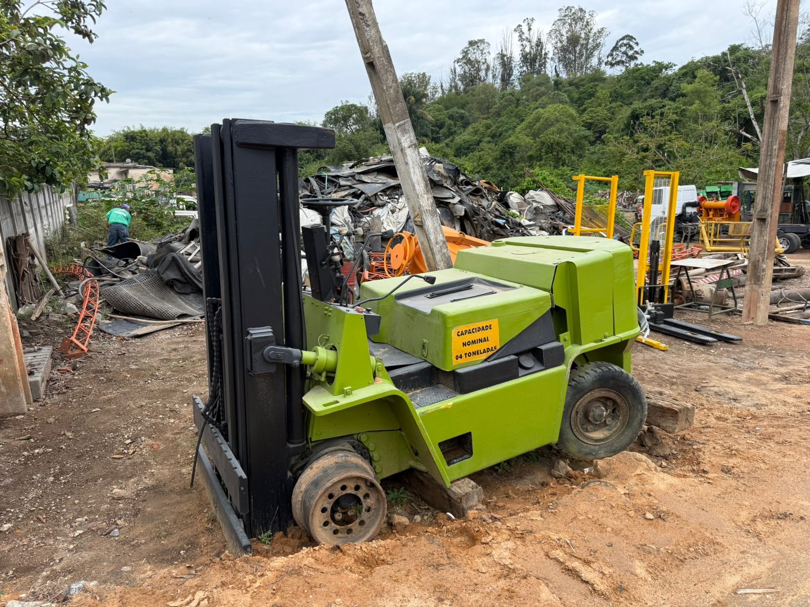 Empilhadeira Combustão - Clark - GPX40