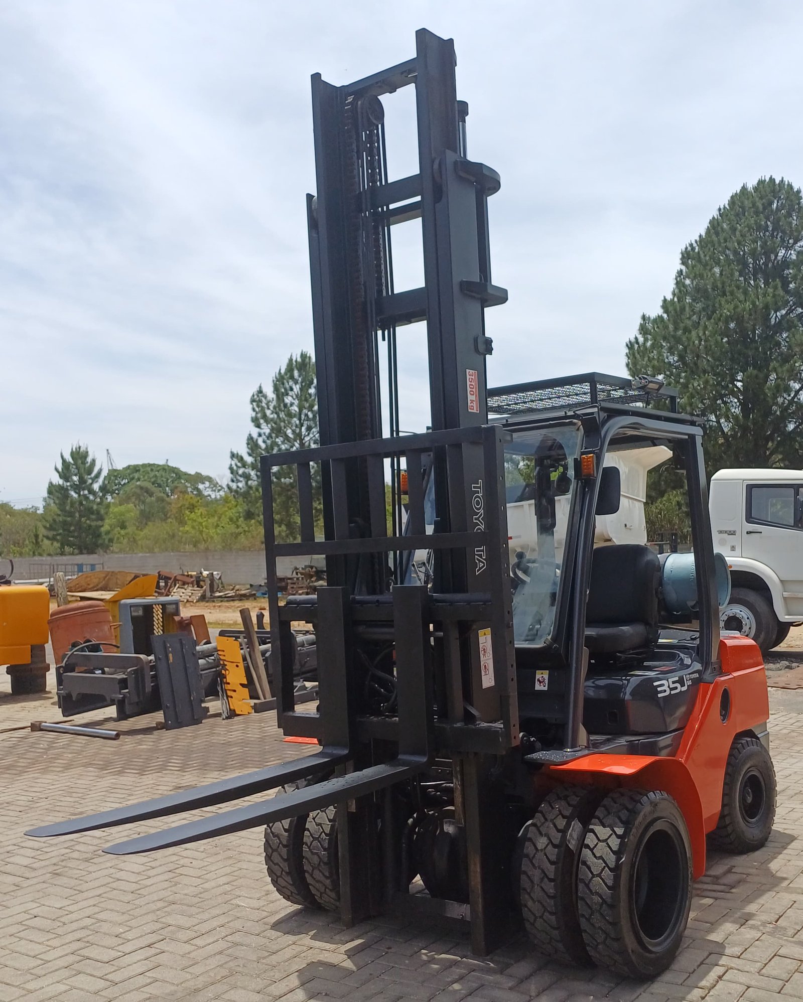 Empilhadeira Combustão - Toyota - 8FG35