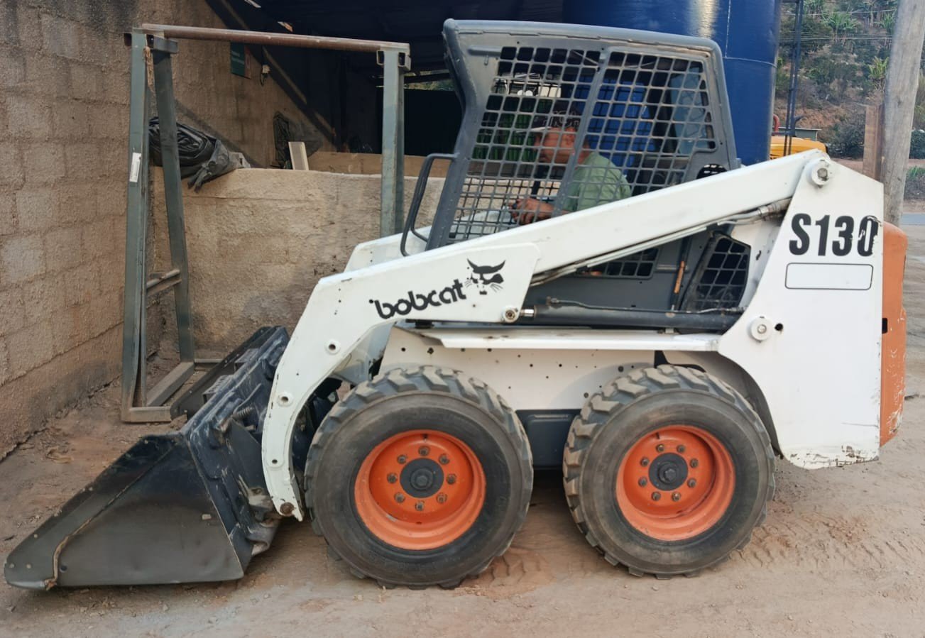 Mini Carregadeira - BobCat - S130