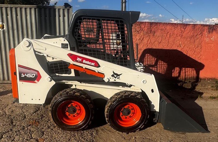 Mini Carregadeira - BobCat - S450