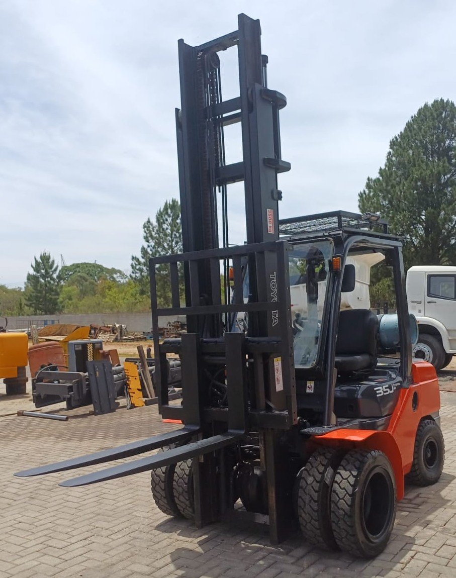 Empilhadeira Combustão - Toyota - 8FG35