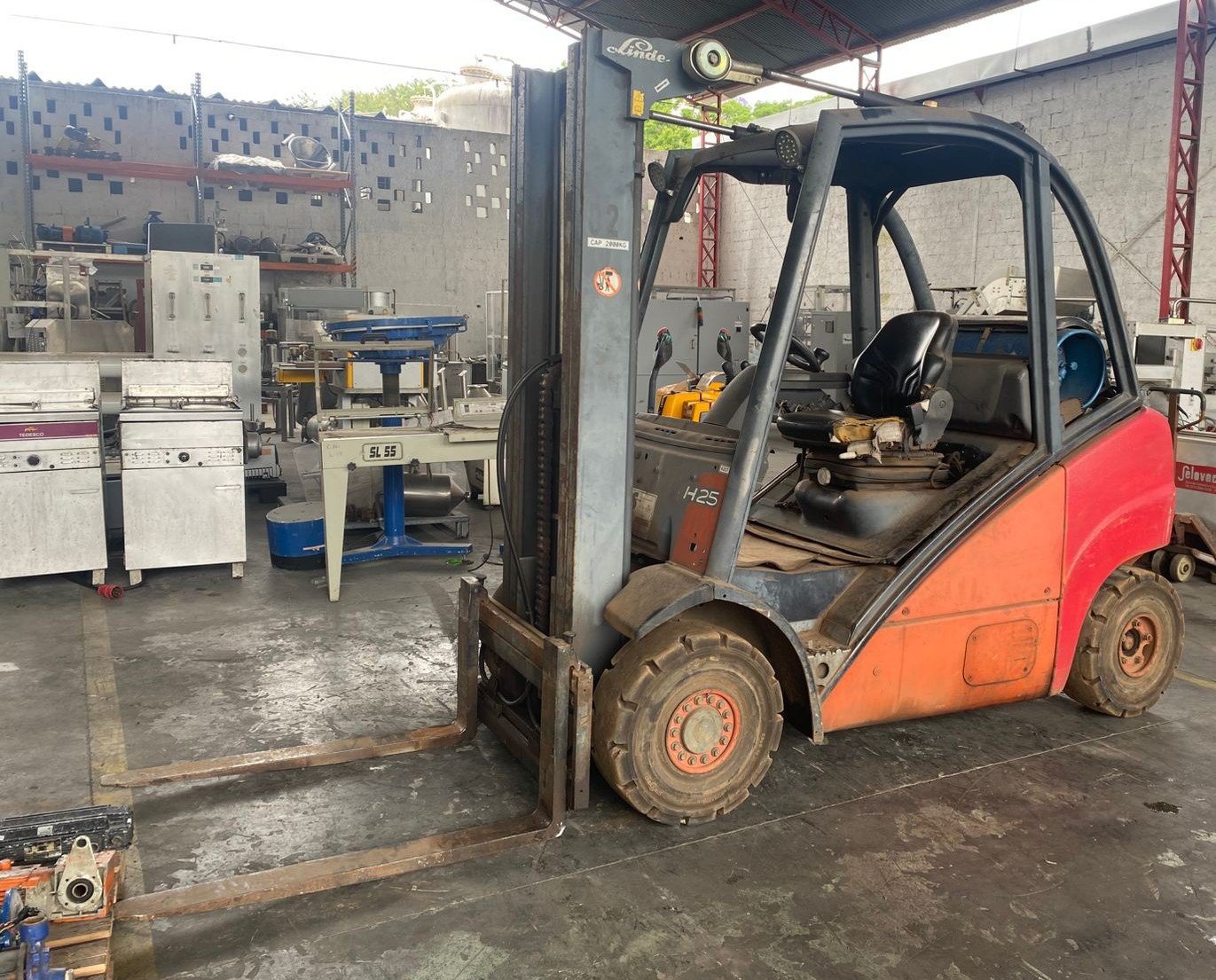 Empilhadeira Combustão - Linde - H25T