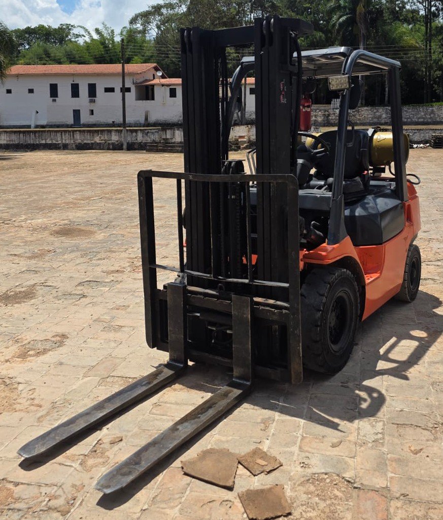 Empilhadeira Combustão - Toyota - 7FG25
