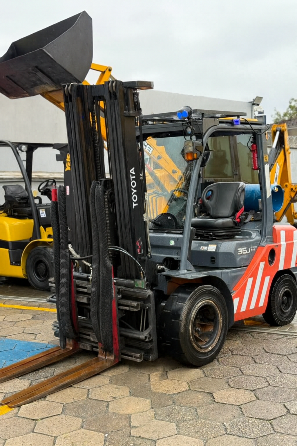 Empilhadeira Combustão - Toyota - 8FG35