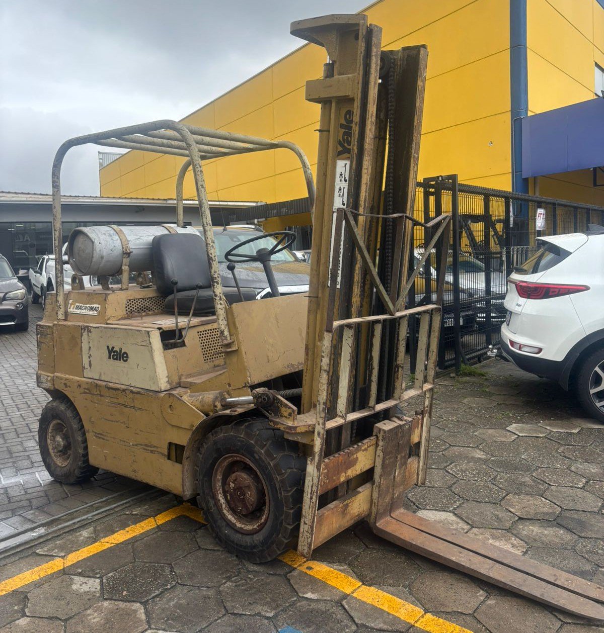 Empilhadeira Combustão - Yale - G83P050