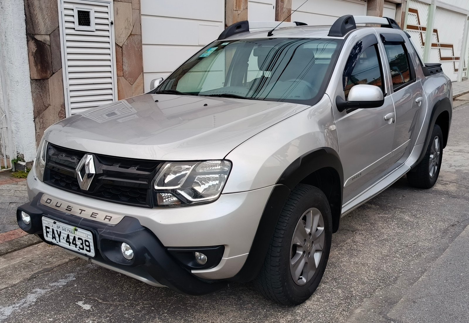 Veículo / Carro - Renault - OROCH DYN 2.0