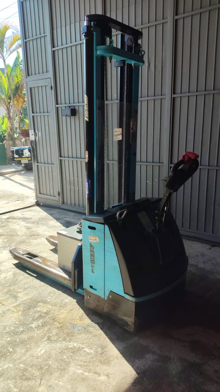 Empilhadeira Paleteira - Paletrans - PT1635
