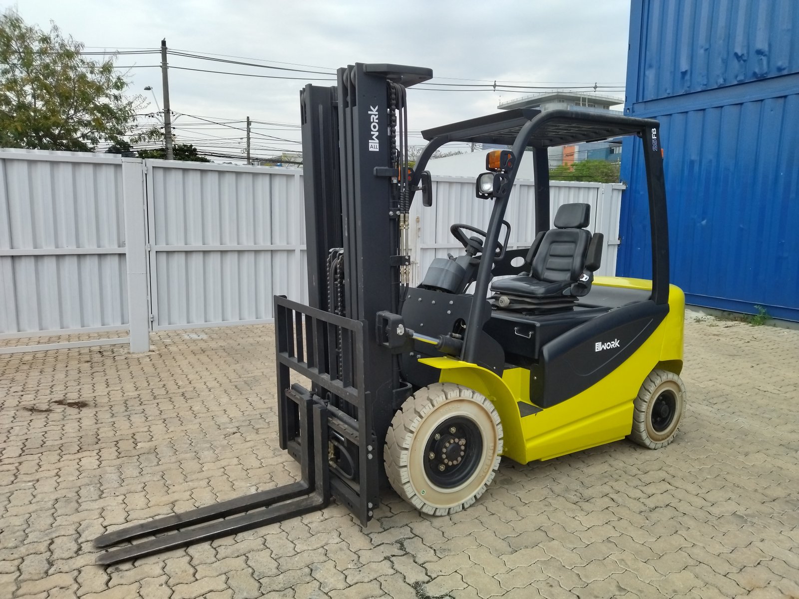 Empilhadeira Contrabalanceada - All Work - FB20